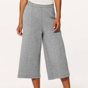 Lululemon New Form Crop Pants in Heather Gray Yoga Athleisure